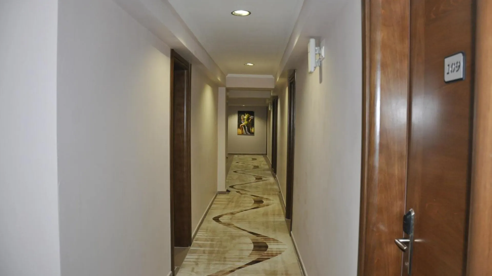 Perla Hotel Дикили
