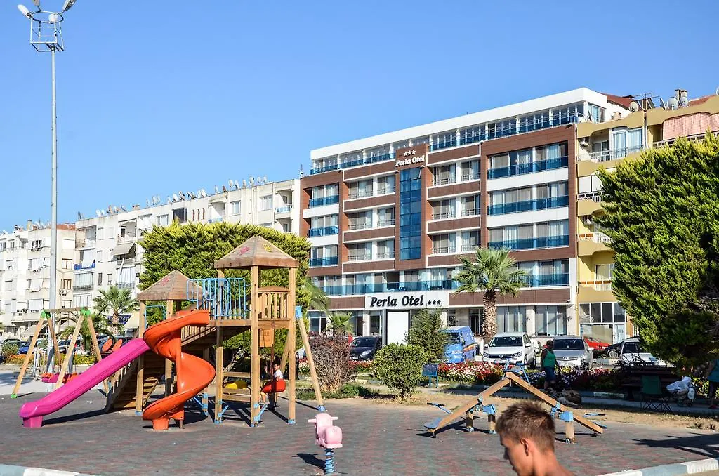 Perla Hotel Дикили