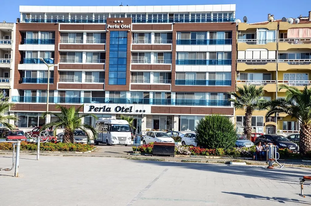 Perla Hotel Дикили