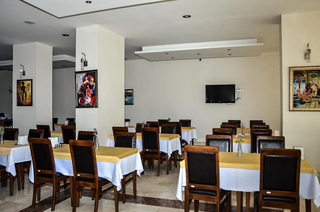 Perla Hotel Дикили