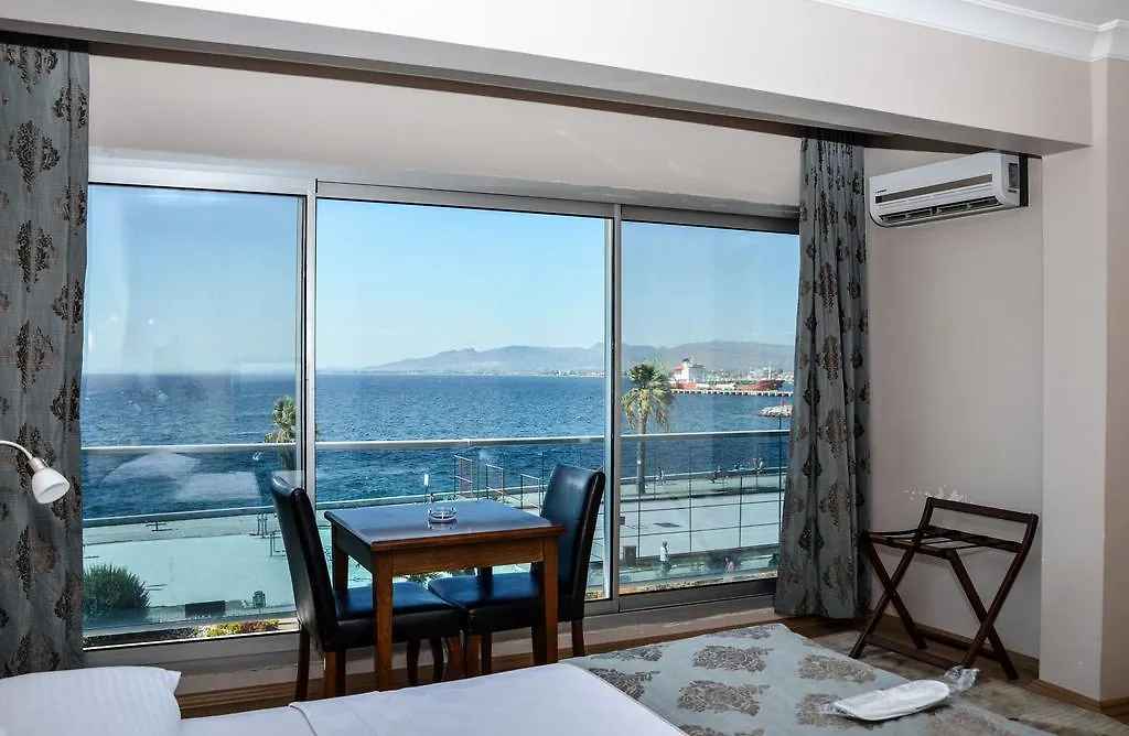 Perla Hotel Дикили 3*,