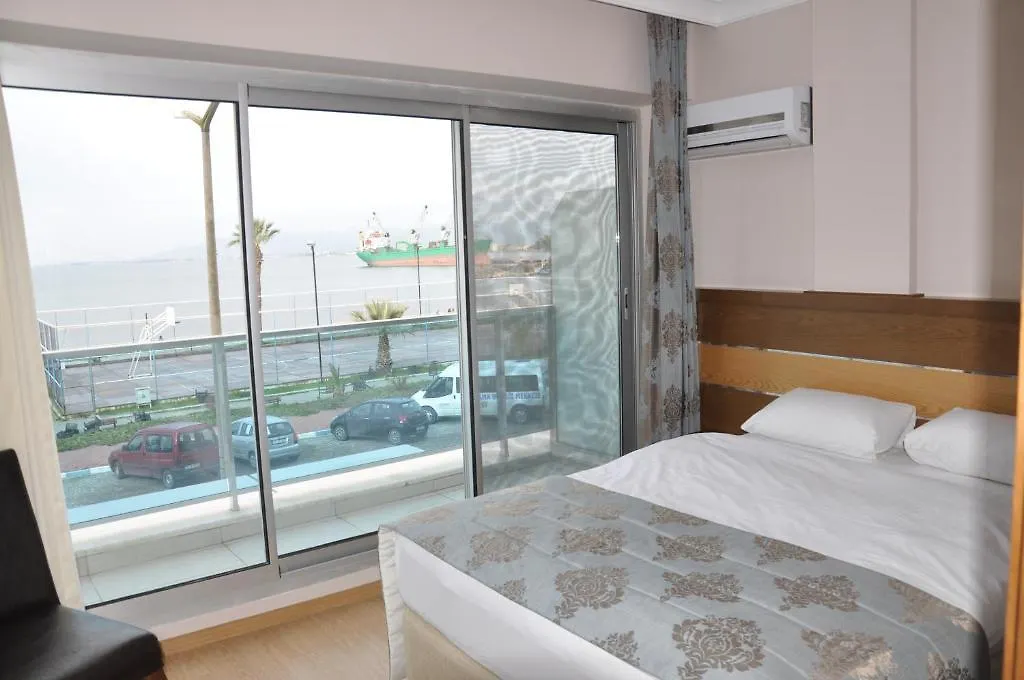 Perla Hotel Дикили