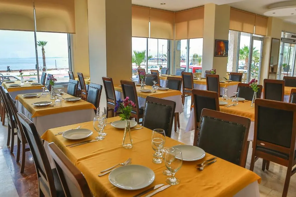 Perla Hotel Дикили
